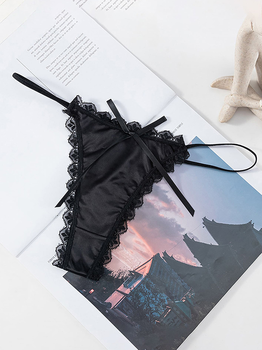 

LULU & SKY Self-Design Mid-Rise Thong, Black