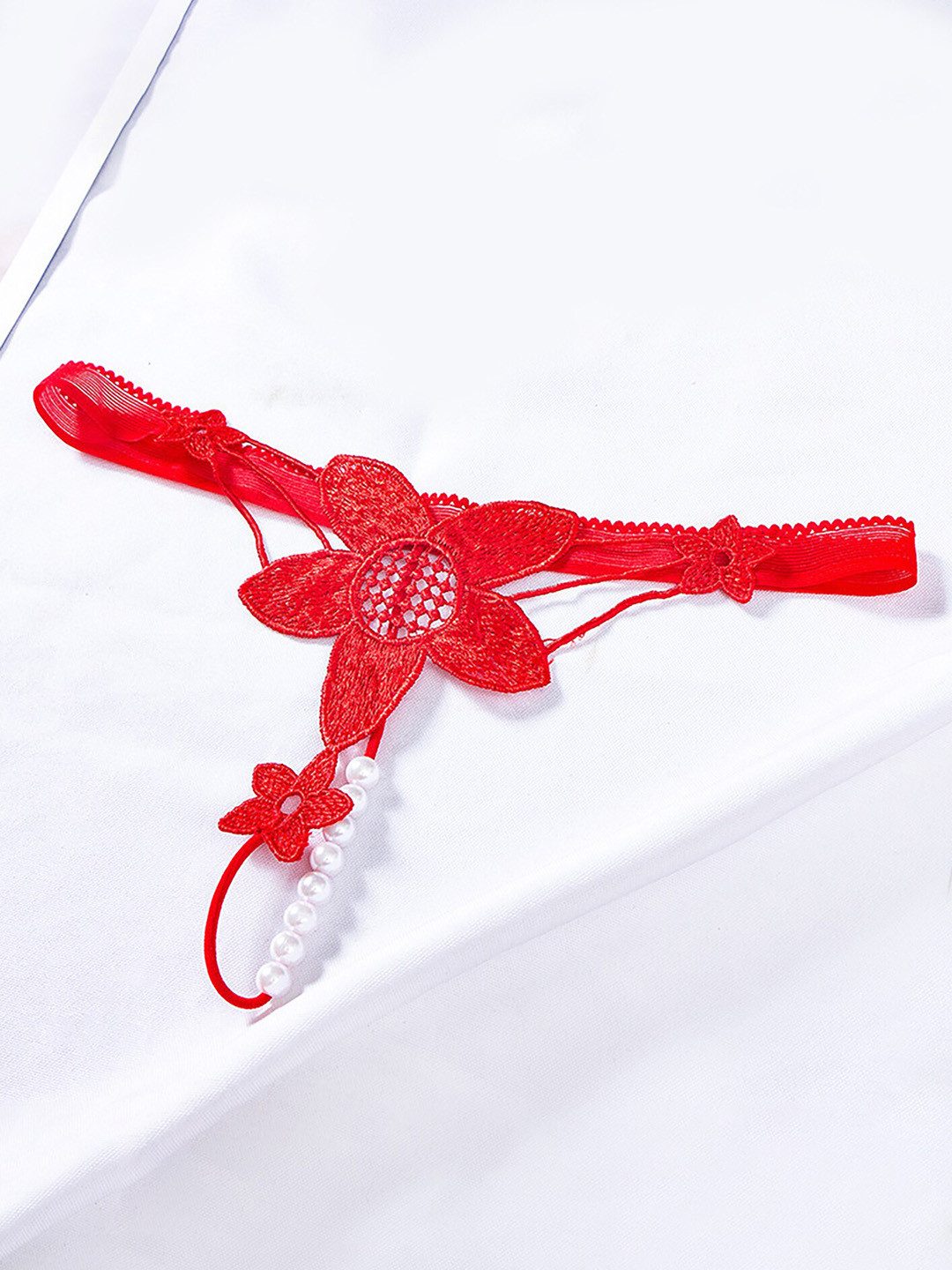 

LULU & SKY Floral Self-Design Thongs, Red