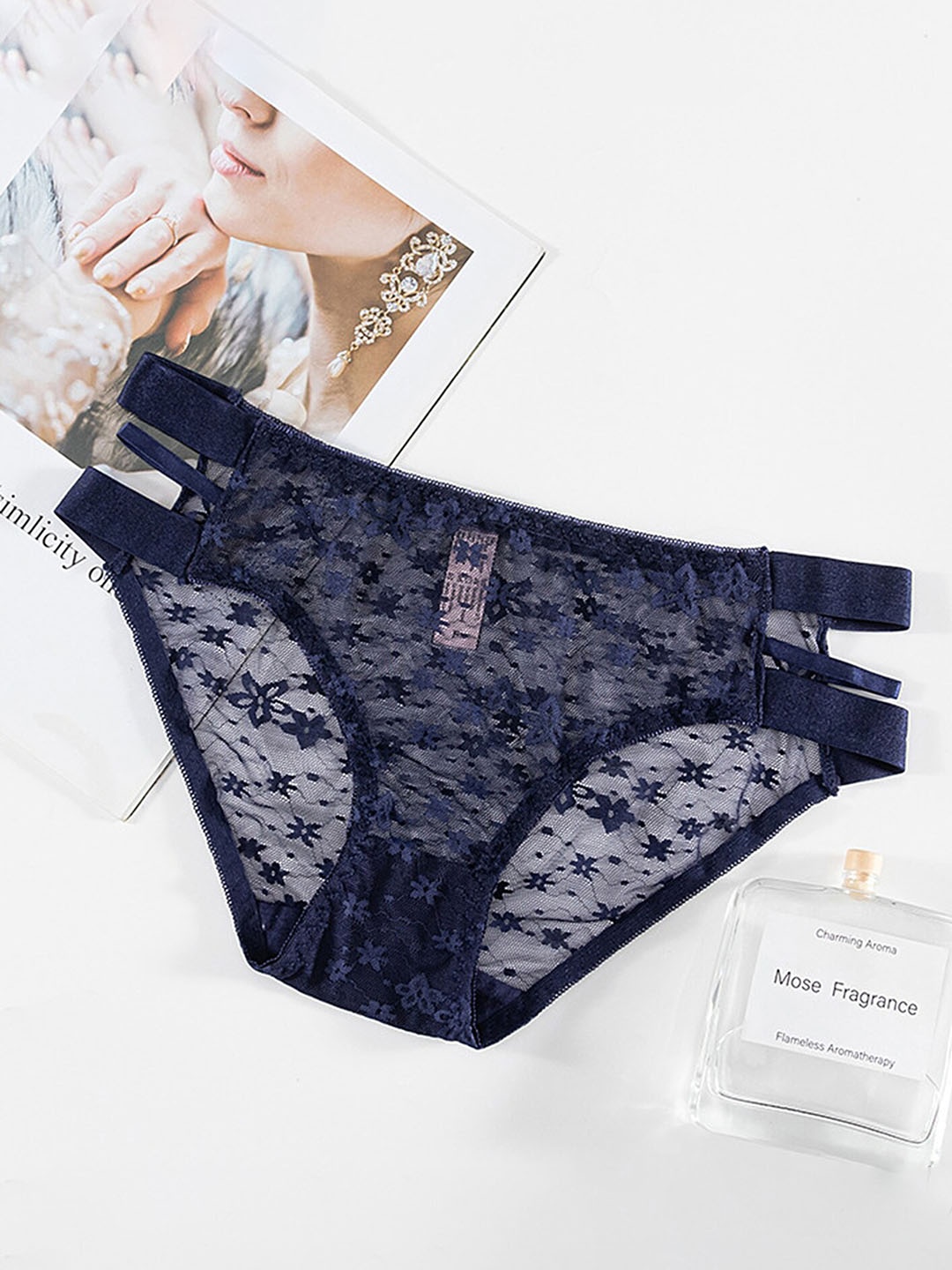 

LULU & SKY Self-Design Thongs, Navy blue