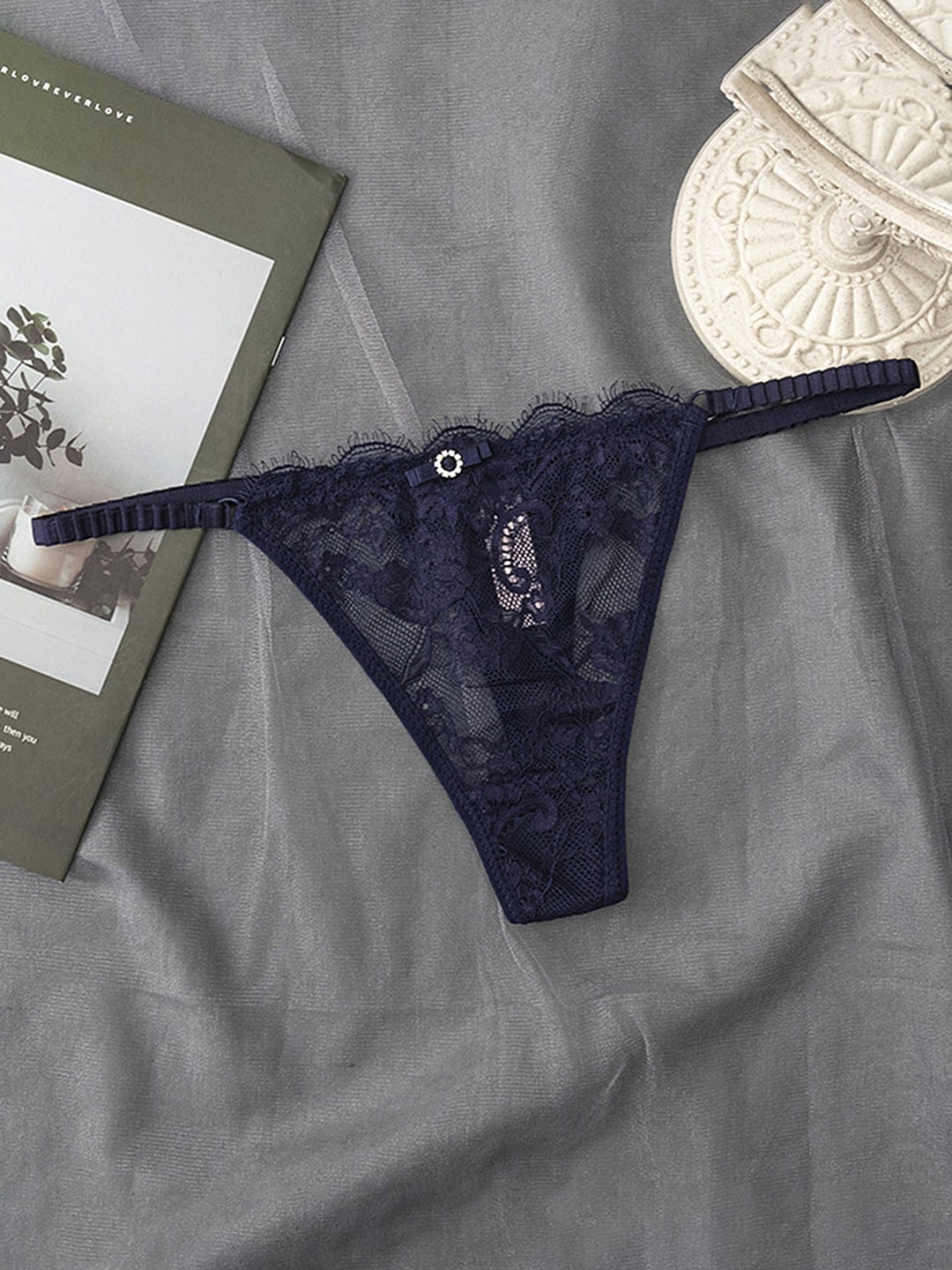 

LULU & SKY Self-Design Thongs, Blue