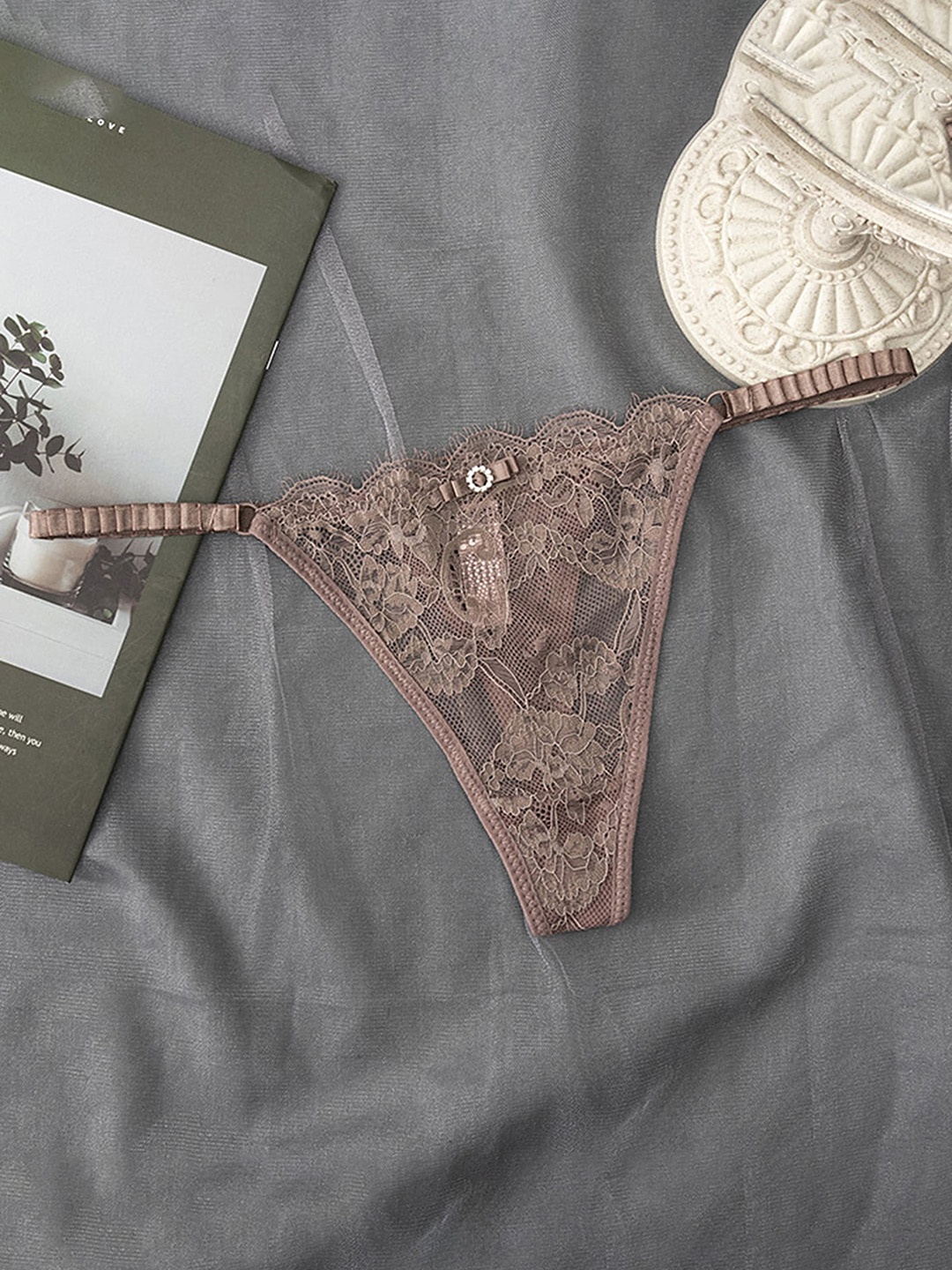 

LULU & SKY Self-Design Thongs Briefs, Brown