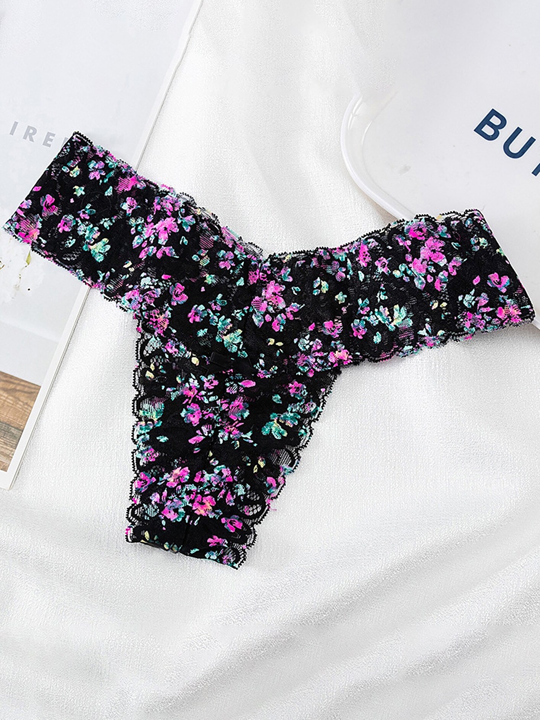 

LULU & SKY Floral Printed Thong Briefs Q8164-RED BLACK