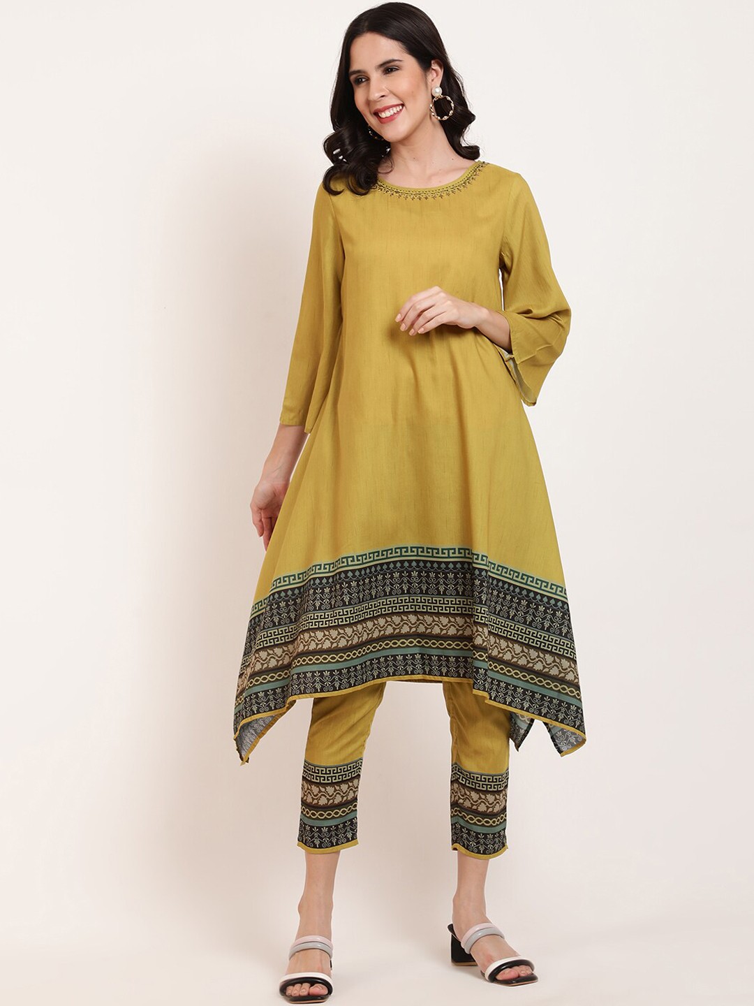 

FFU Ethnic Motifs Printed A-Line Kurta with Trouser, Mustard