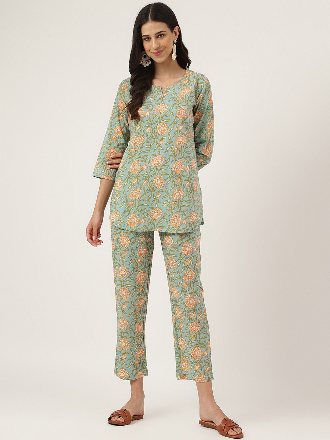 

KALINI Floral Printed Pure Cotton Night suit, Green