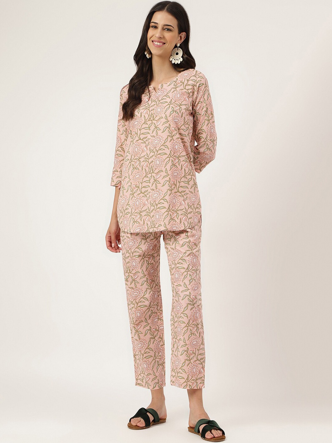 

KALINI Floral Printed Pure Cotton Night suit, Pink