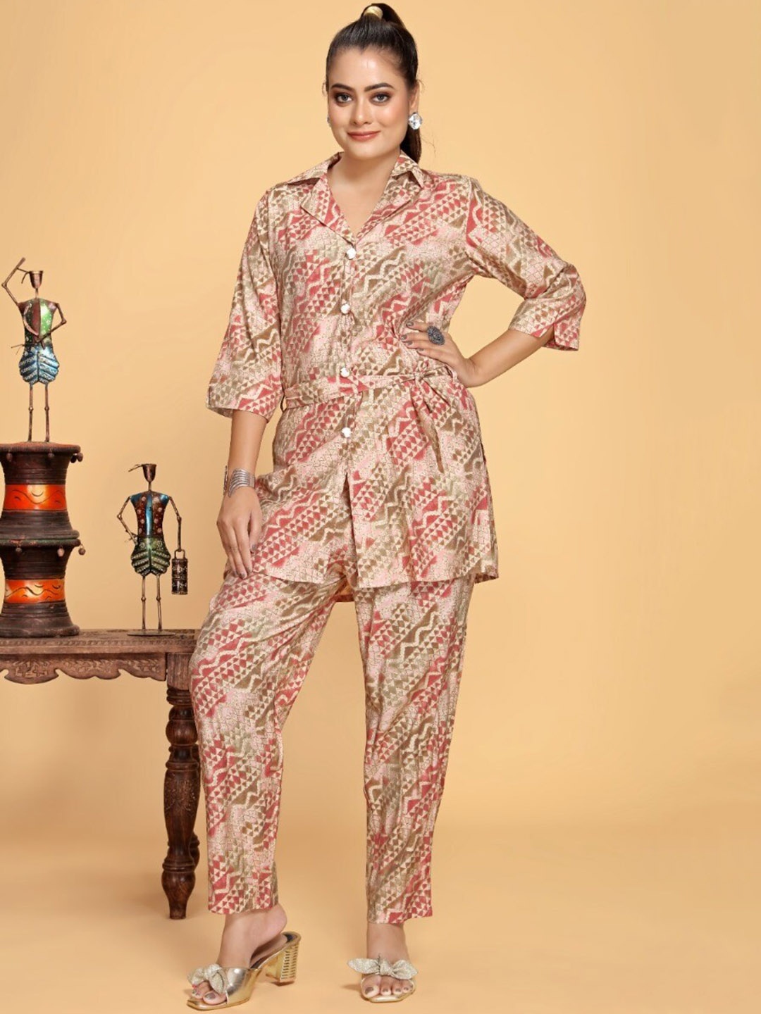 

Abhilasha Geometric Printed Kurti With Trousers, Beige