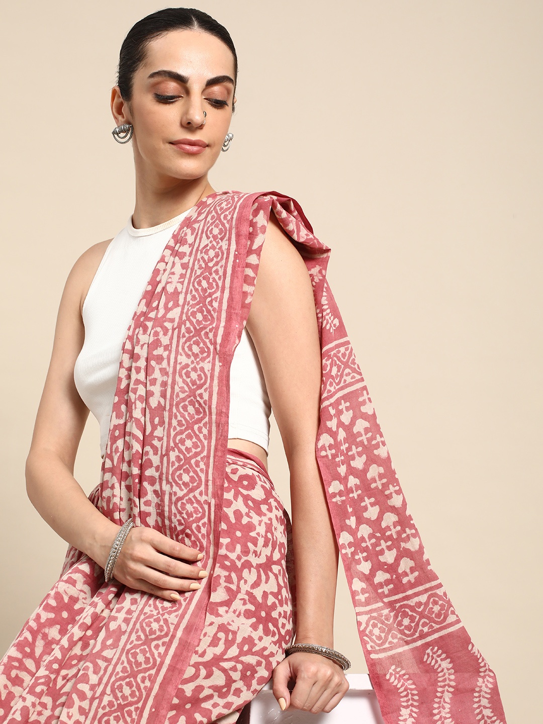 

Taavi Dabu Printed Pure Cotton Block Print Saree, Pink