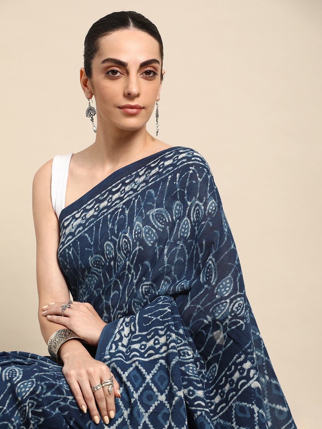 

Taavi Ethnic Motifs Printed Pure Cotton Block Print Saree, Navy blue