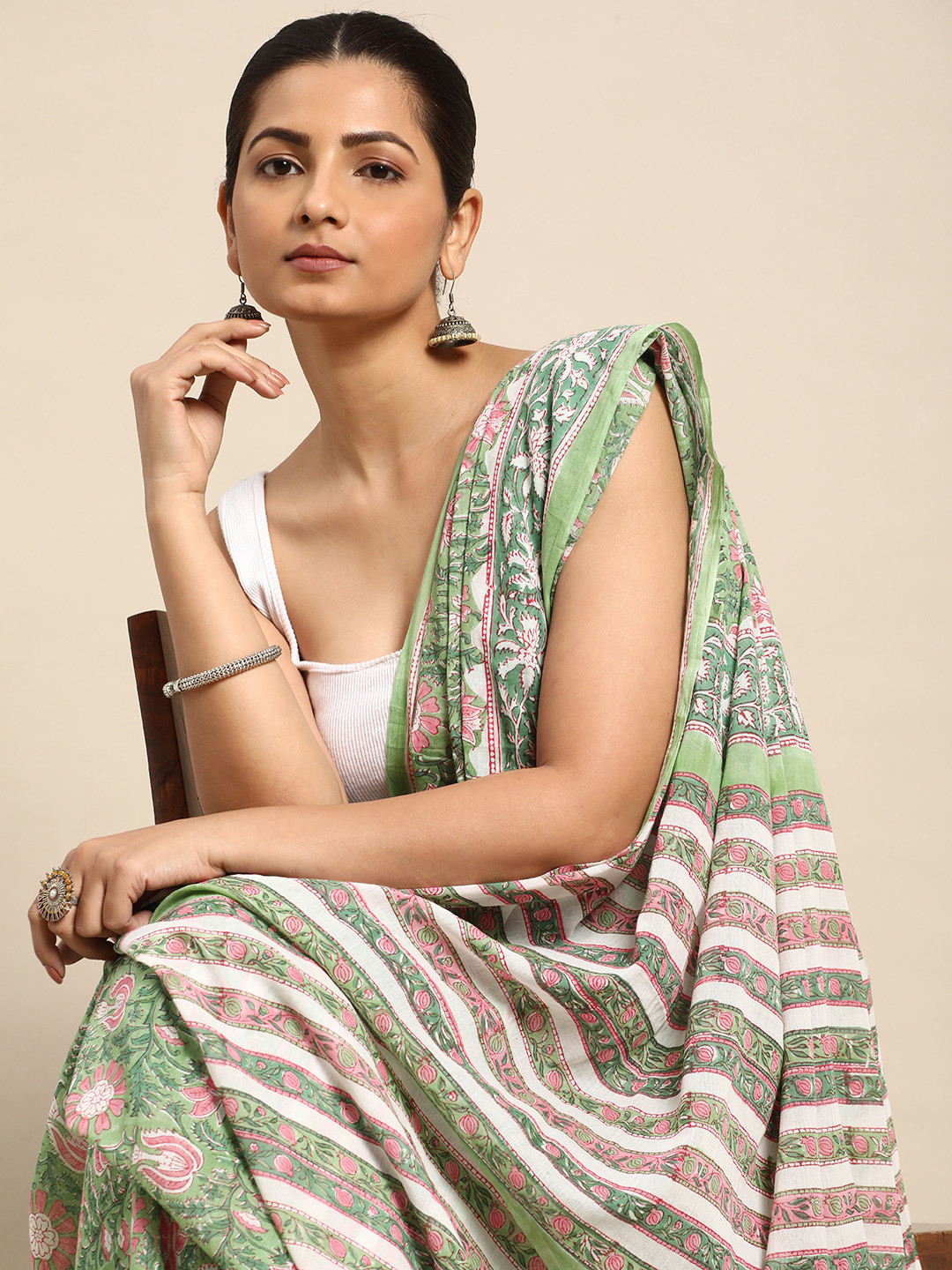 

Taavi Ethnic Motifs Pure Cotton Fusion Block Print Saree, Green