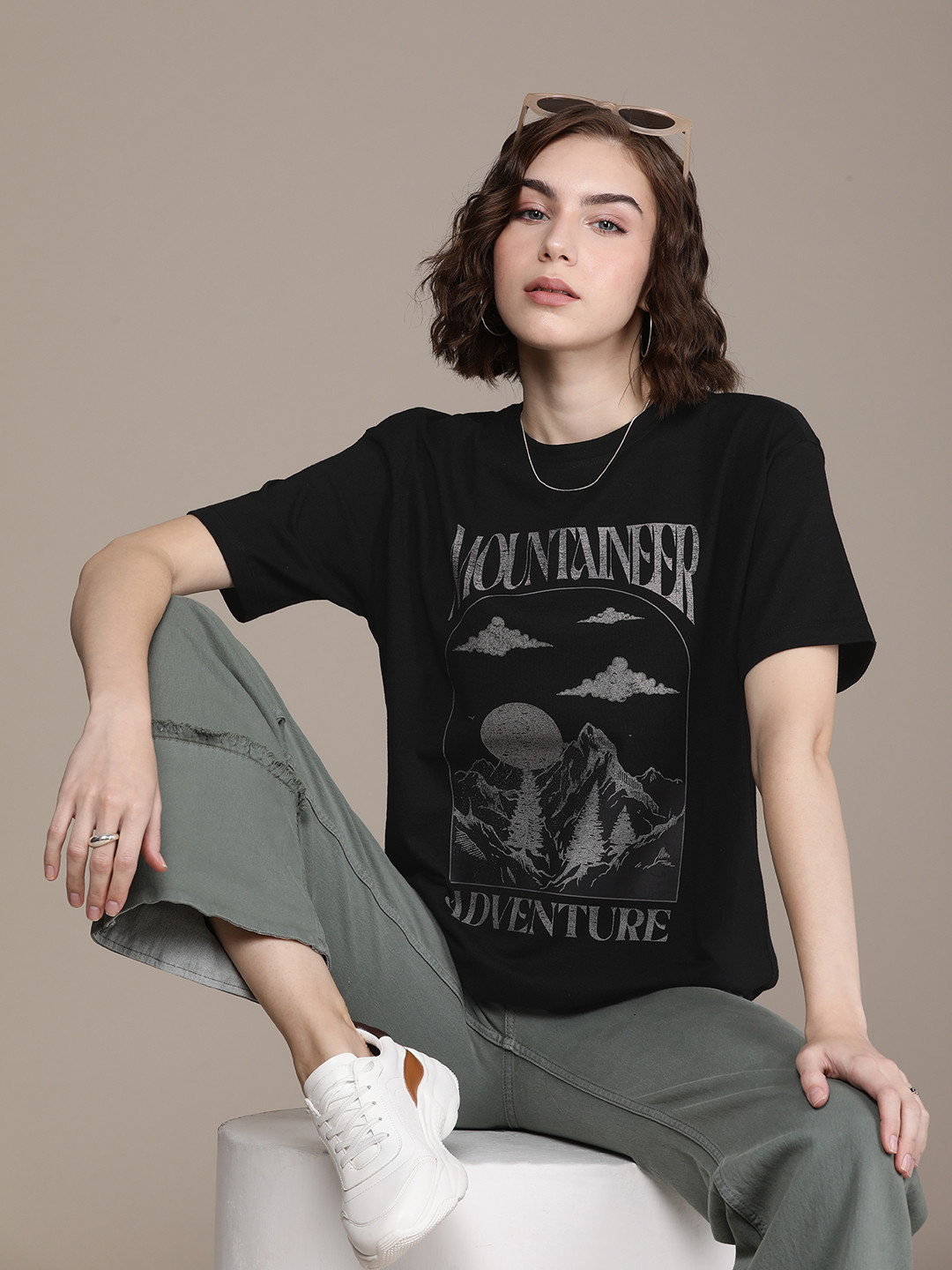 

Roadster Printed Drop-Shoulder Sleeves Bio Finish Oversized T-shirt, Black