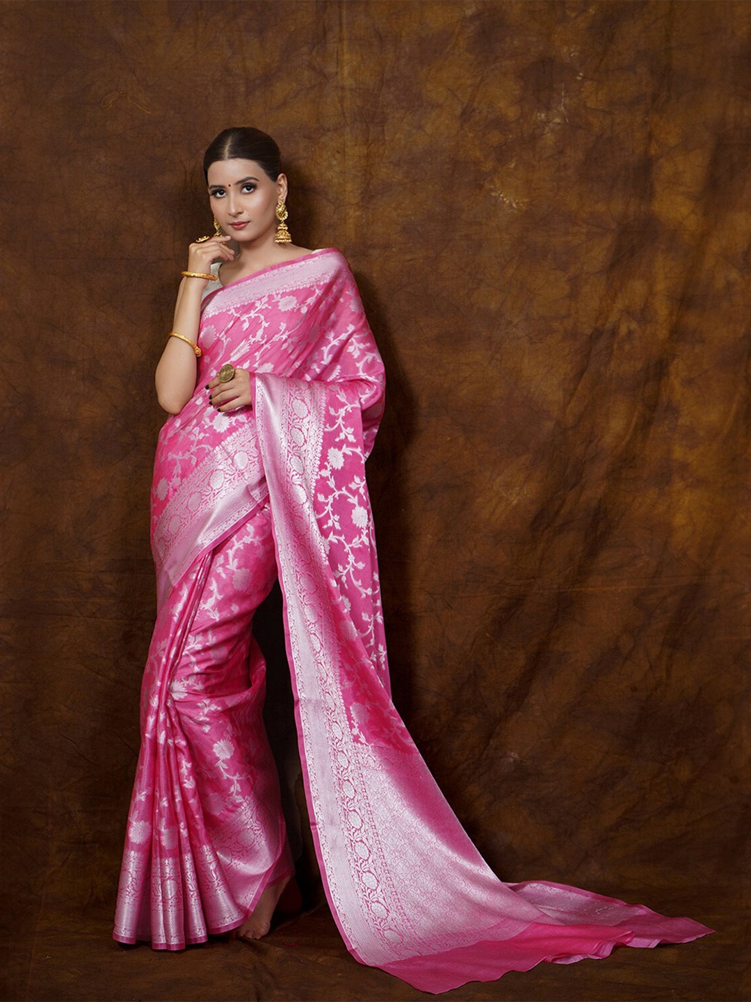 

PTIEPL Banarasi Silk Works Floral Woven Design Zari Banarasi Saree, Pink