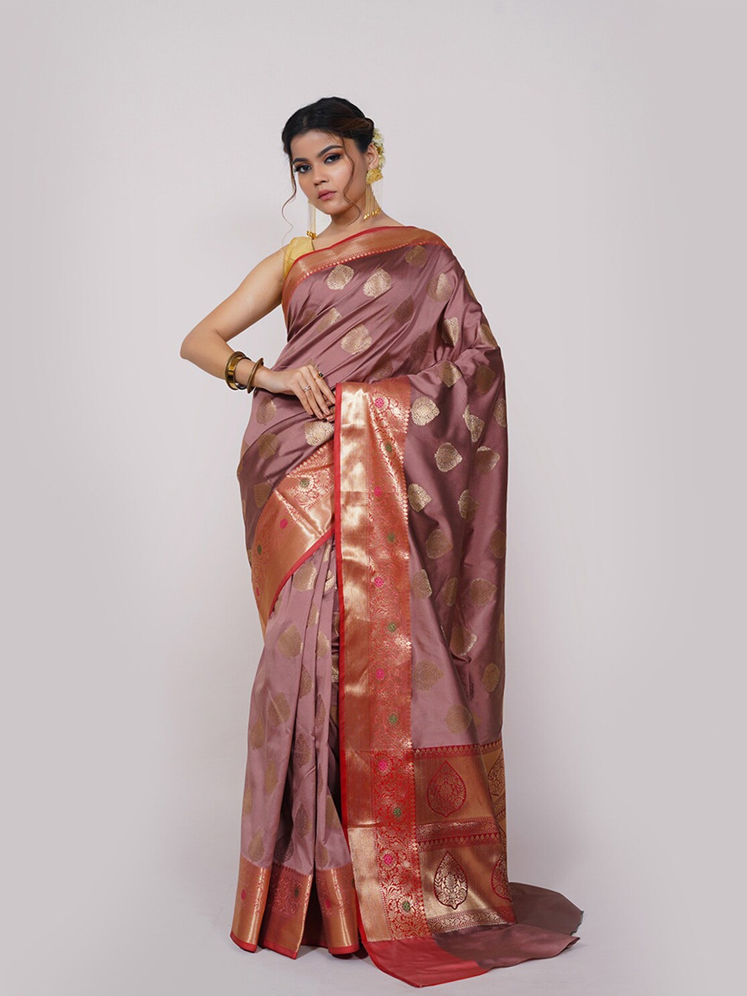 

PTIEPL Banarasi Silk Works Ethnic Motif Woven Design Zari Banarasi Saree, Mauve