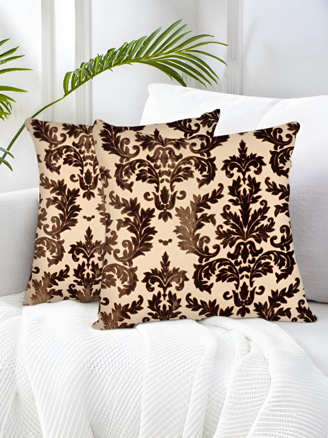 

Tesmare Beige & Brown 2 Pieces Textured Ethnic Motifs Velvet Square Cushion Covers