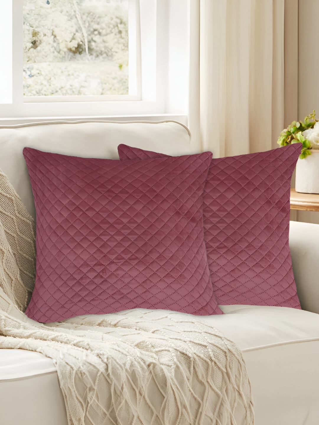 

Tesmare Fuchsia 2 Pieces Geometric Velvet Square Cushion Covers
