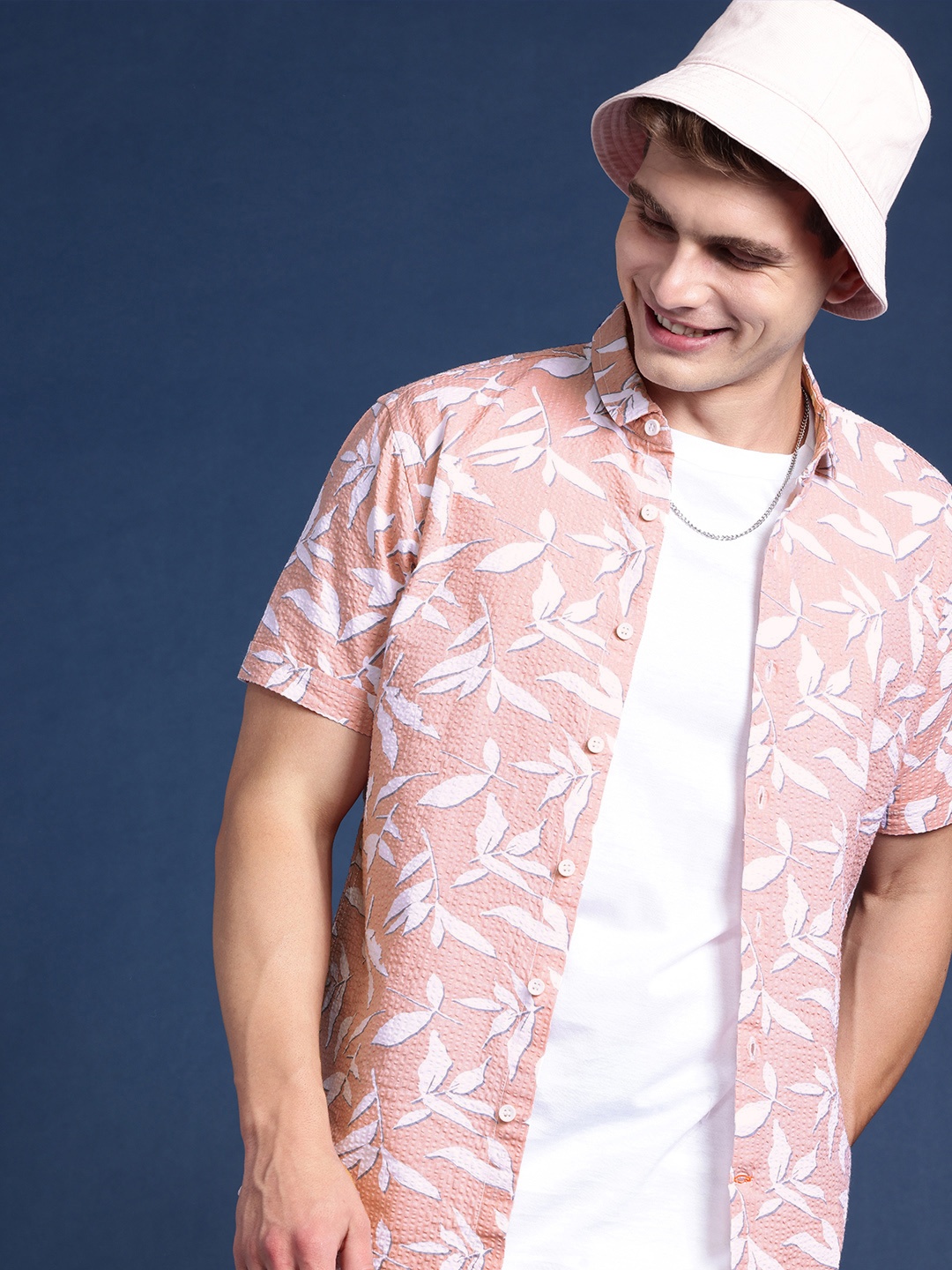 

Mast & Harbour Men Slim Fit Floral Printed Casual Shirt, Pink