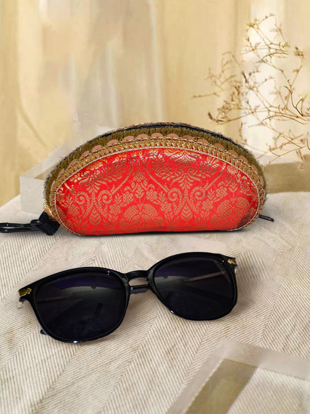 

ARTFLYCK Embellished Sunglasses Case, Red