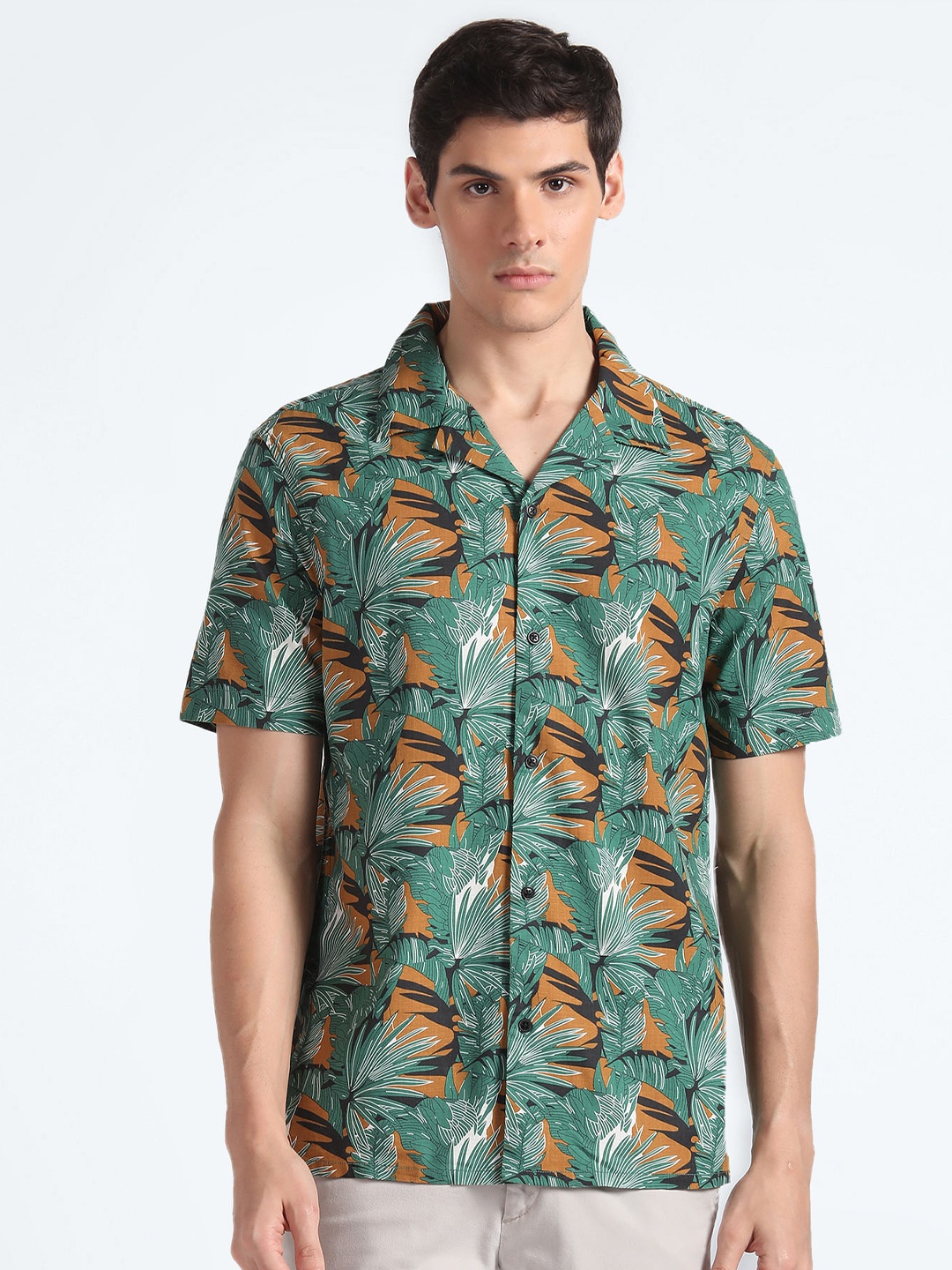 

Flying Machine Slim Fit Tropical Printed Pure Cotton Casual Shirt, Green