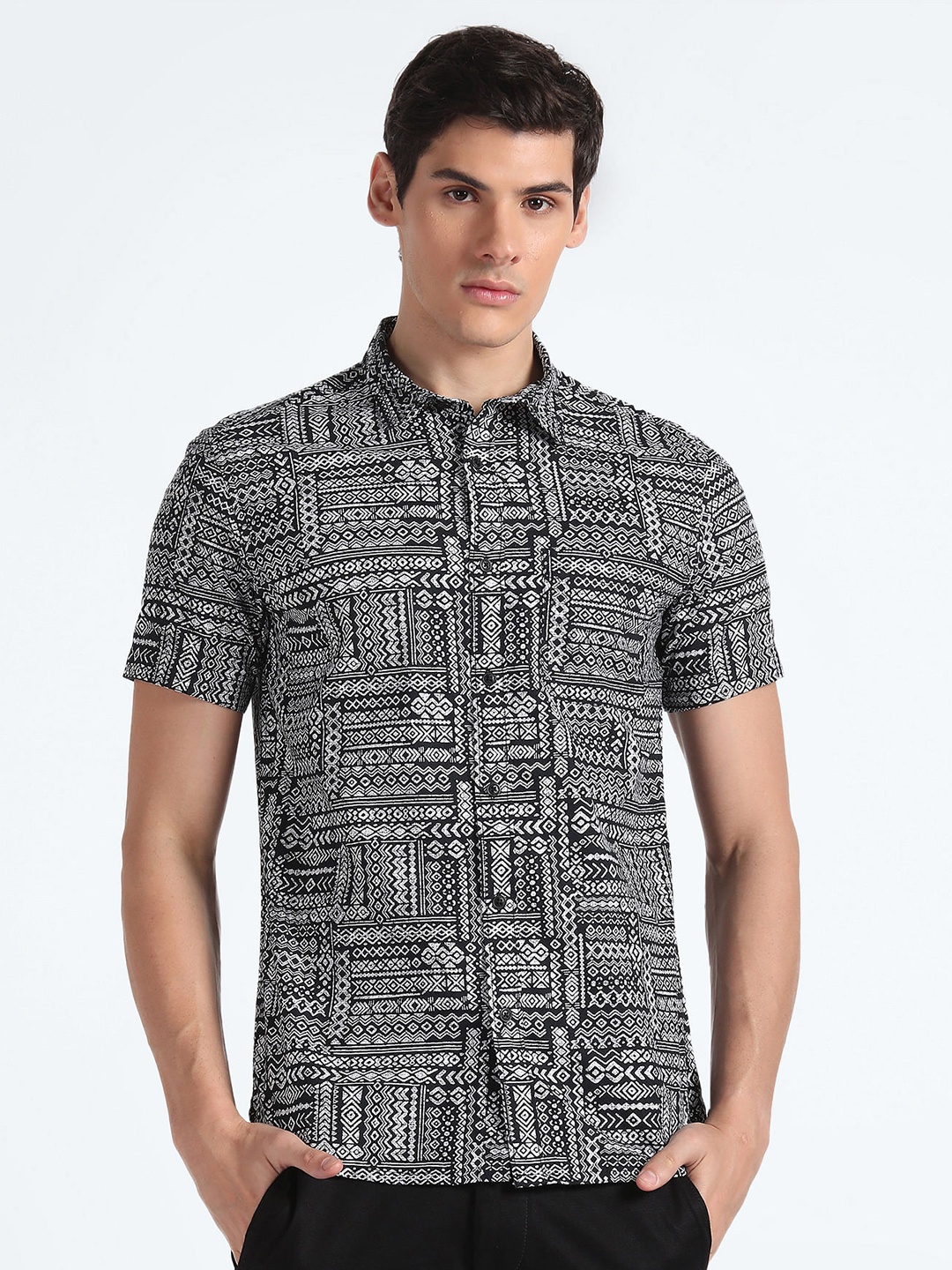 

Flying Machine Slim Fit Geometric Printed Pure Cotton Casual Shirt, Black