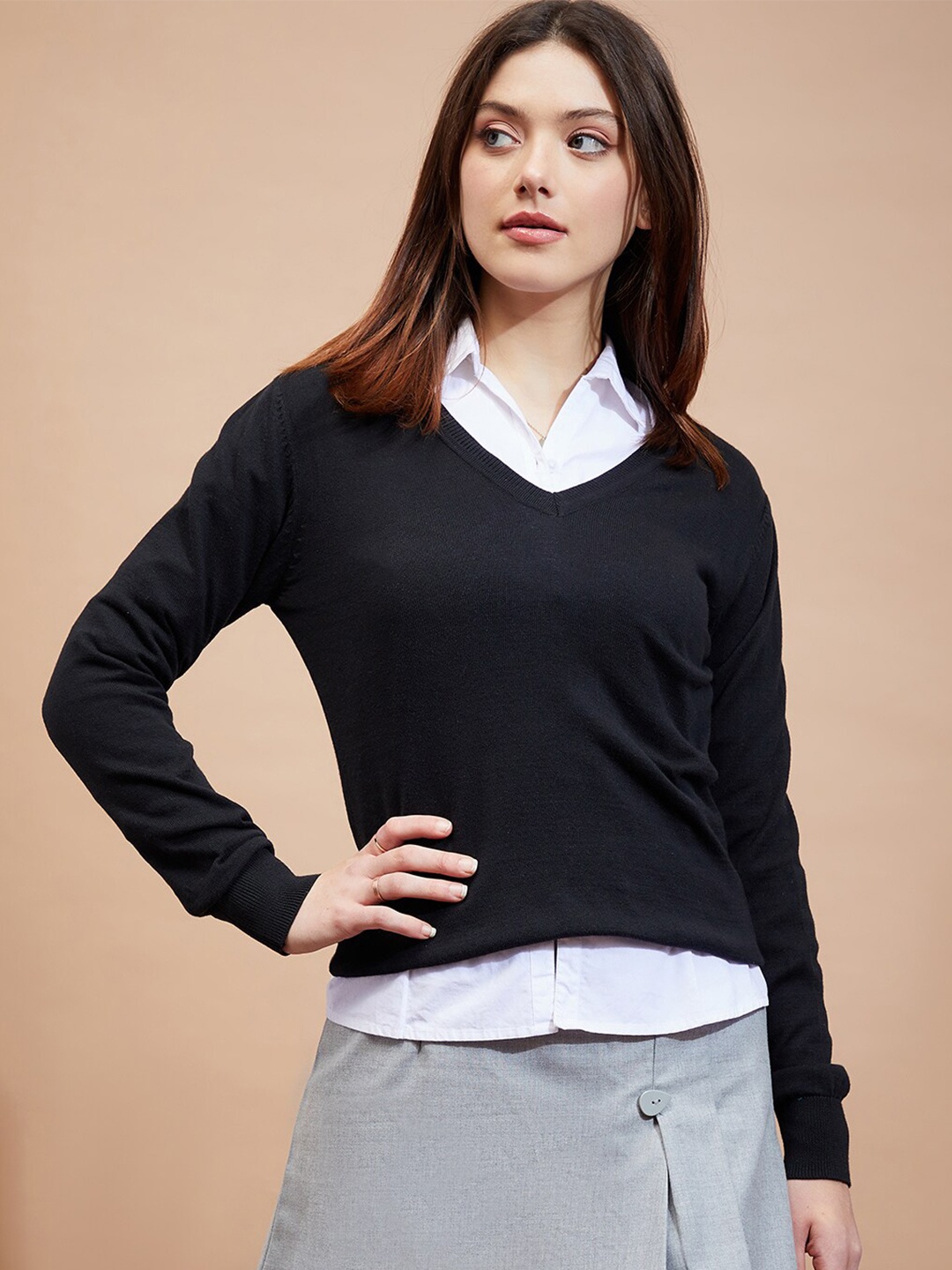 

DressBerry Black V-Neck Long Sleeves Cotton Pullover