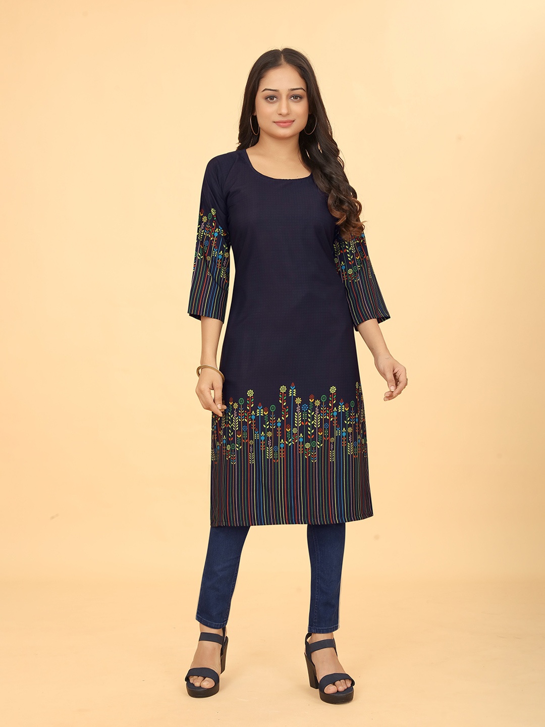 

PEPPERYLOOK Floral Printed Straight Kurta, Navy blue