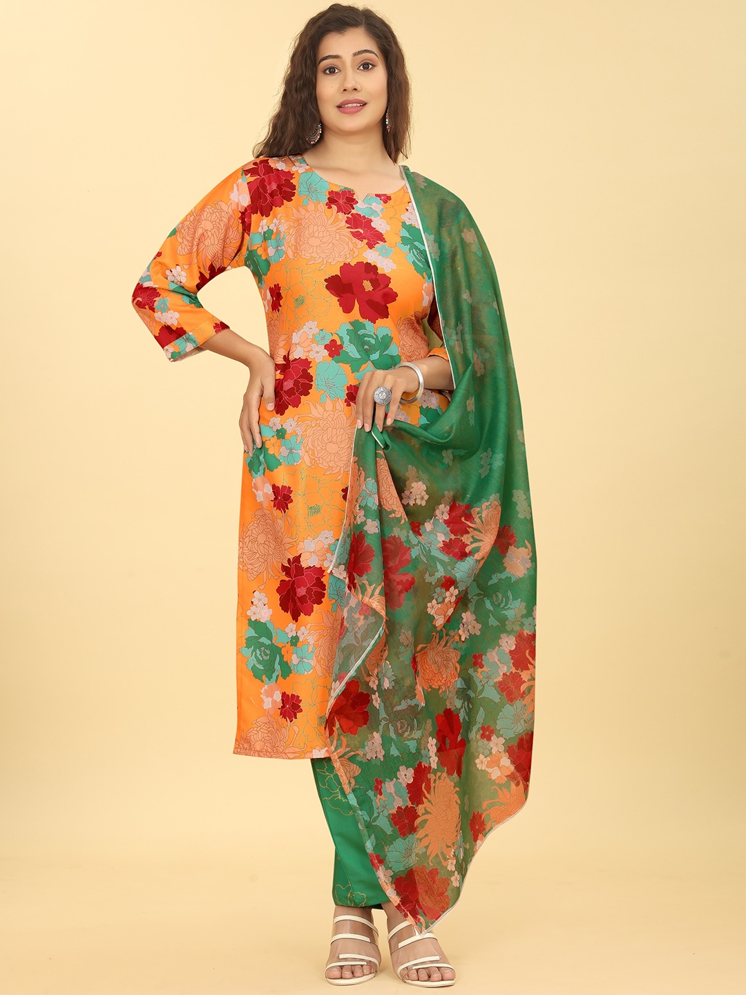 

Punrwa Floral Printed Straight Kurta with Trousers & Dupatta, Orange