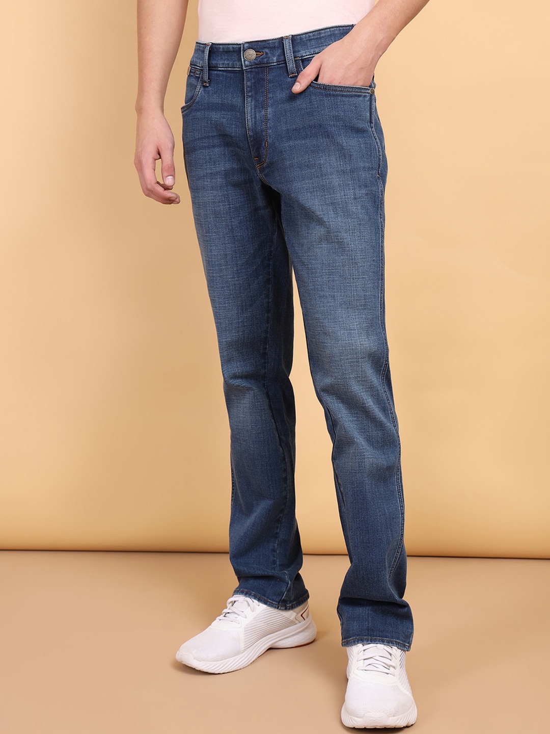 

Wrangler Men Millard Clean Look Stretchable Jeans, Blue
