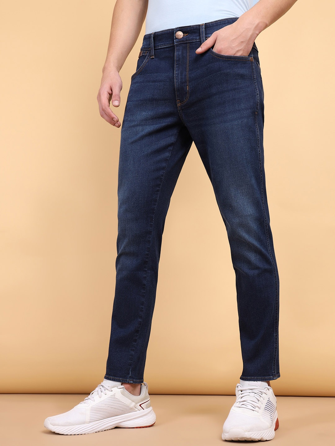 

Wrangler Men Vegas Skinny Fit Low-Rise Clean Look Stretchable Jeans, Blue