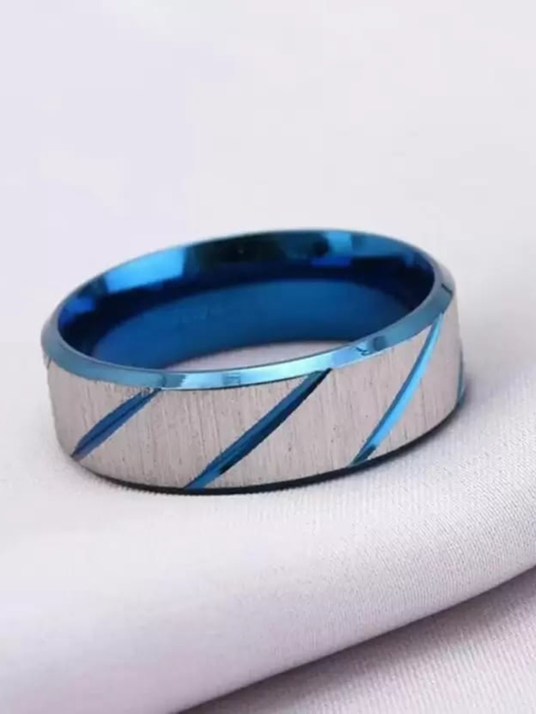 

VIEN Men Stainless Steel Wave Design Textured Finger Ring, Blue