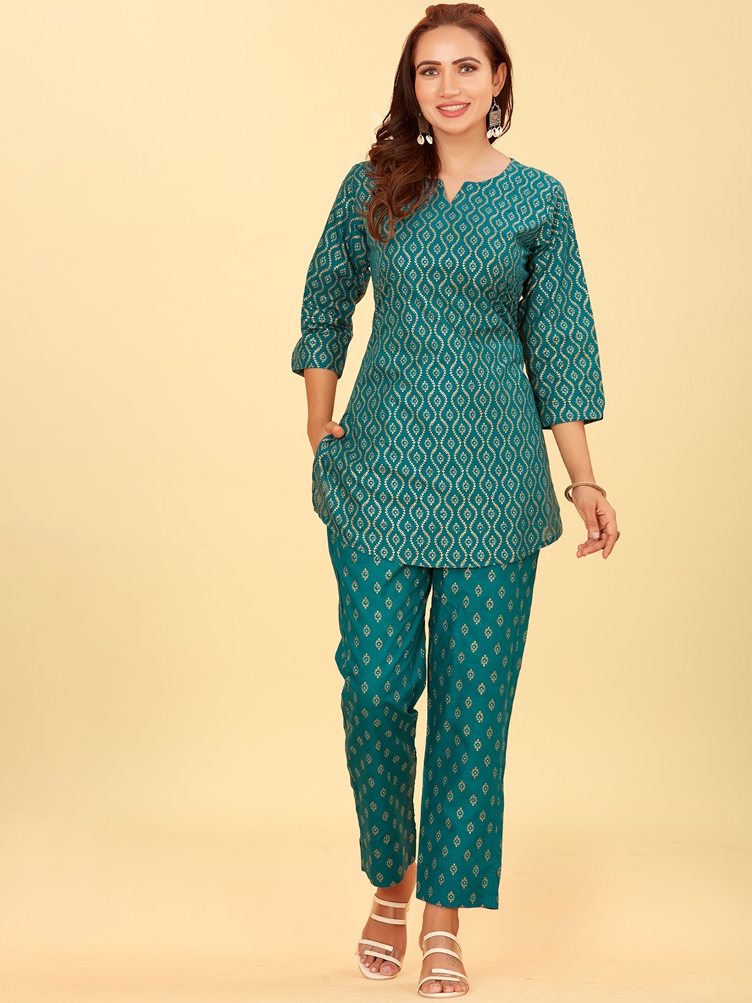 

CHANSI Printed Ethnic Top With Trousers, Green