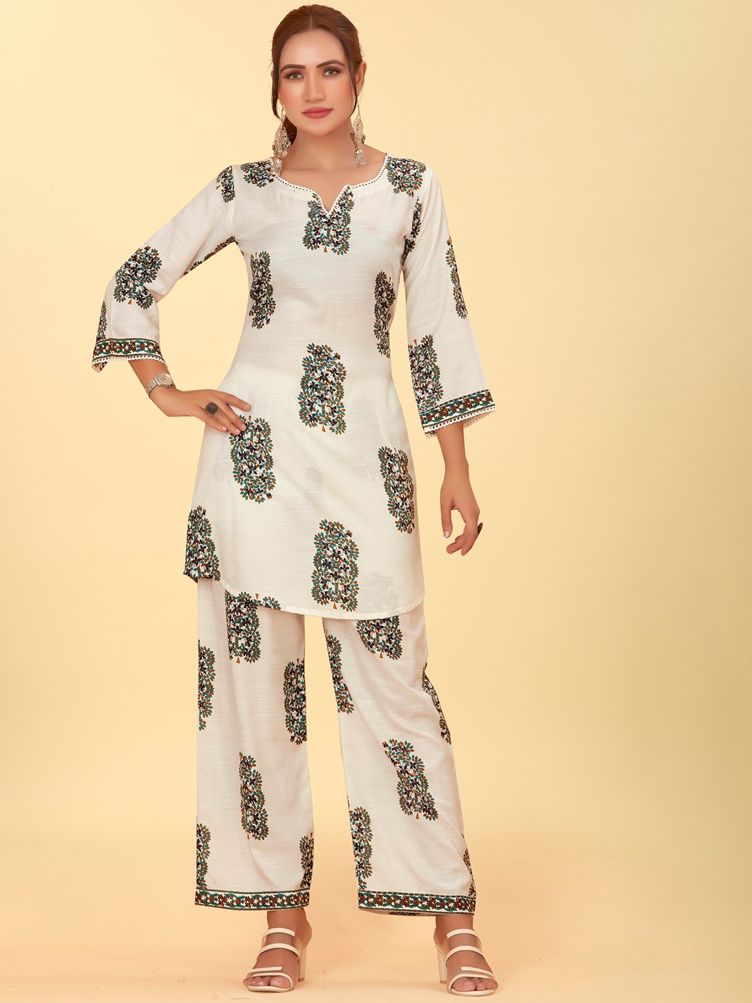 

CHANSI Floral Printed Round Neck Regular Kurta With Palazzos, White