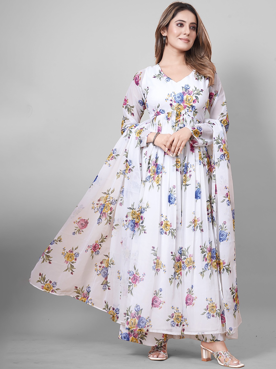 

CHANSI Floral Printed V-Neck Empire Anarkali Kurta & Palazzo With Dupatta, White