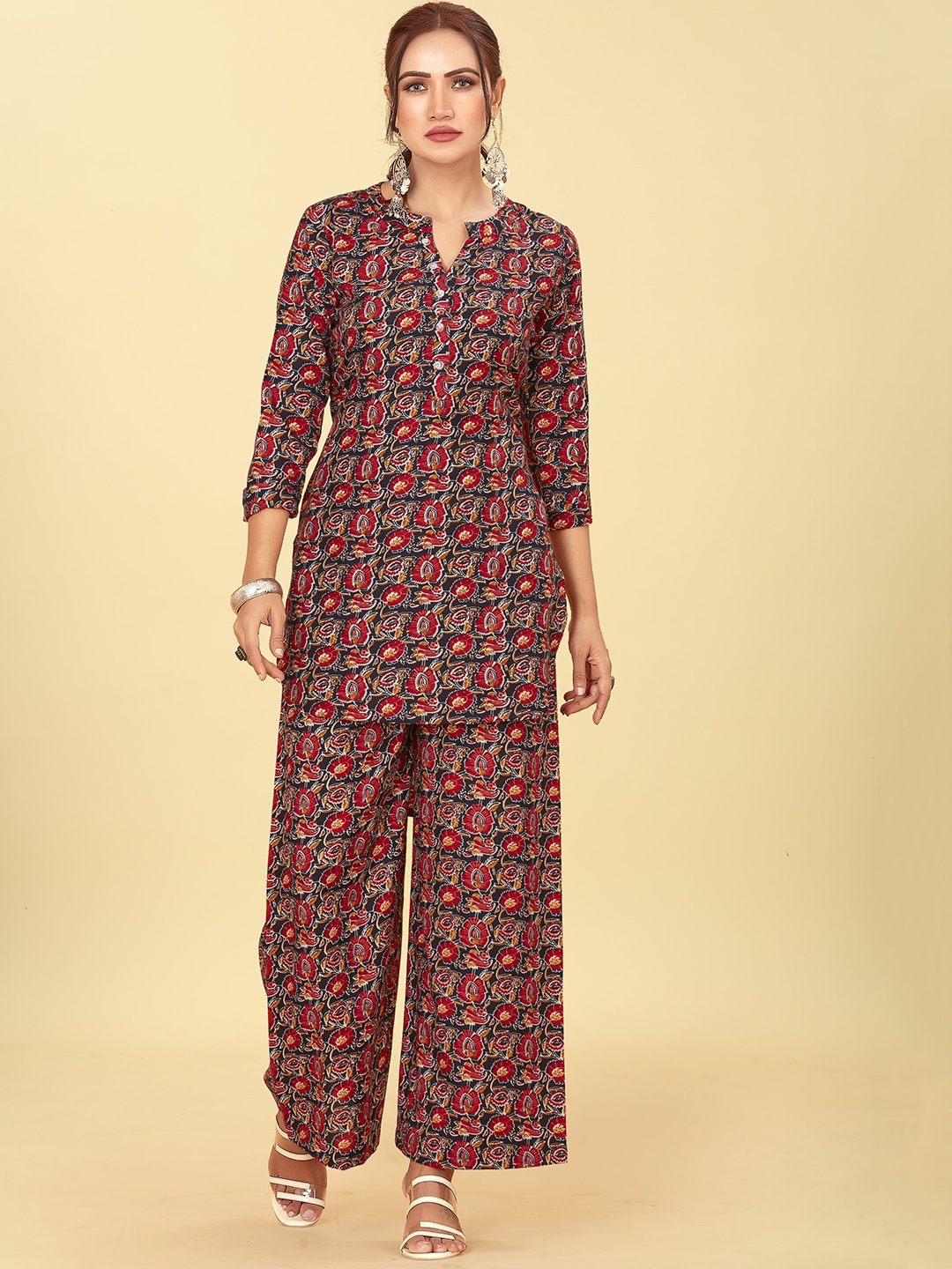 

CHANSI Floral Printed Mandarin Collar Regular KurtA With Palazzos, Maroon