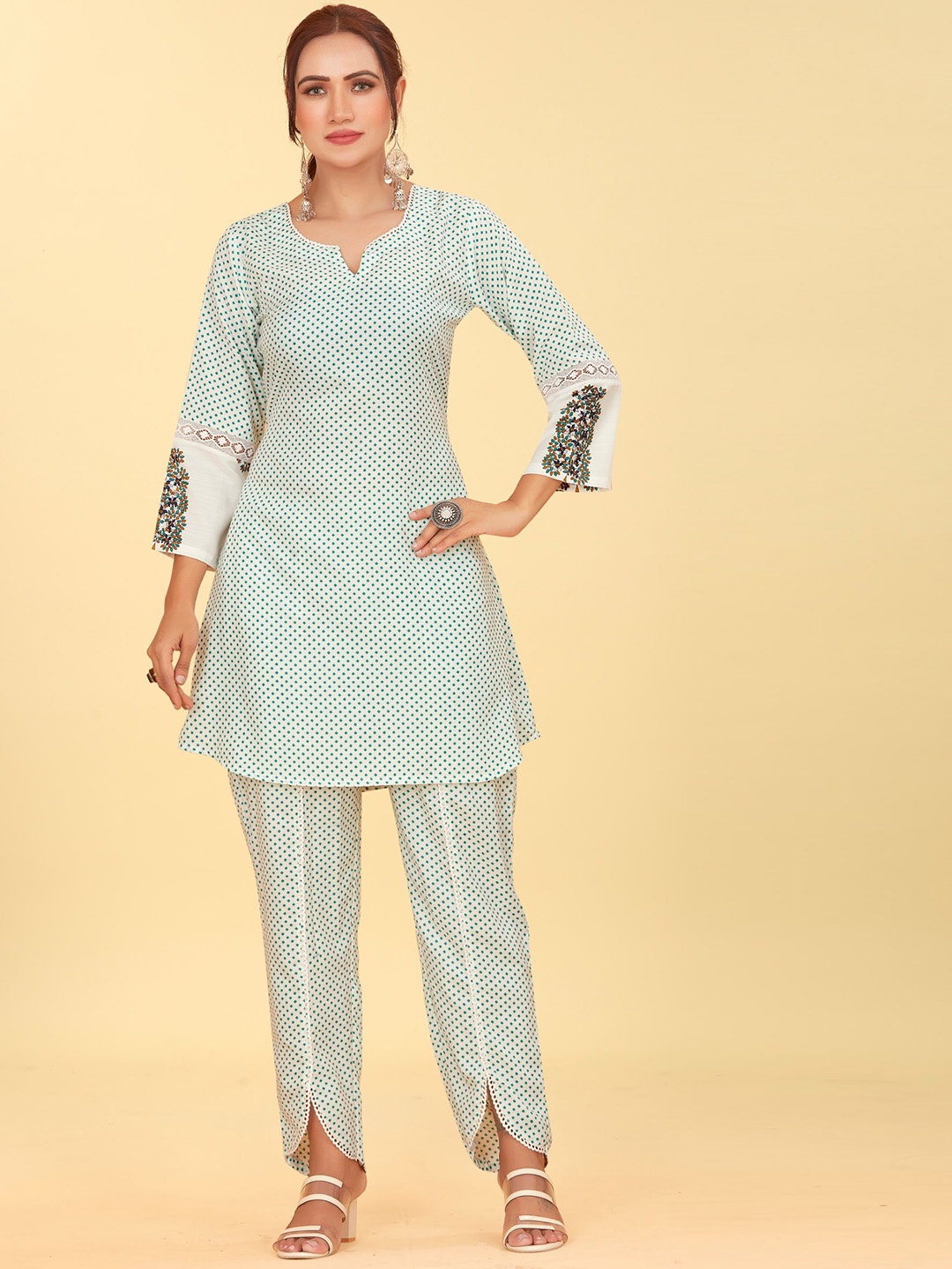 

CHANSI Geometric Printed A-Line Kurta With Trouser, White