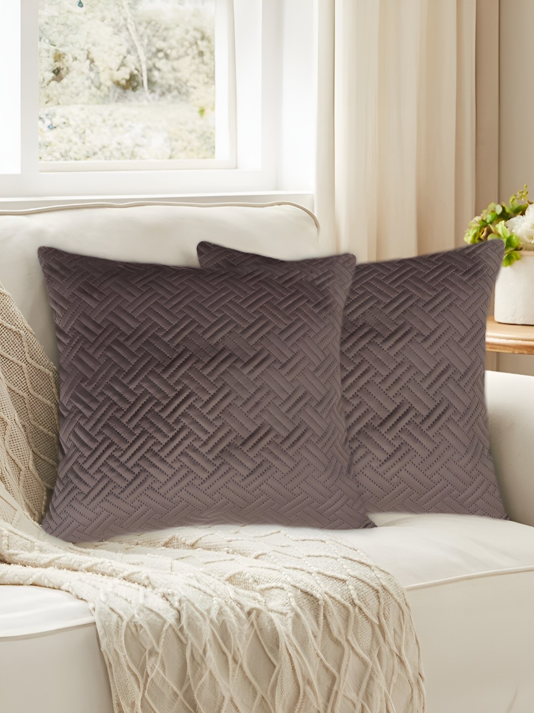 

Tesmare Coffee Brown 2 Pieces Geometric Printed Velvet Square Cushion Covers