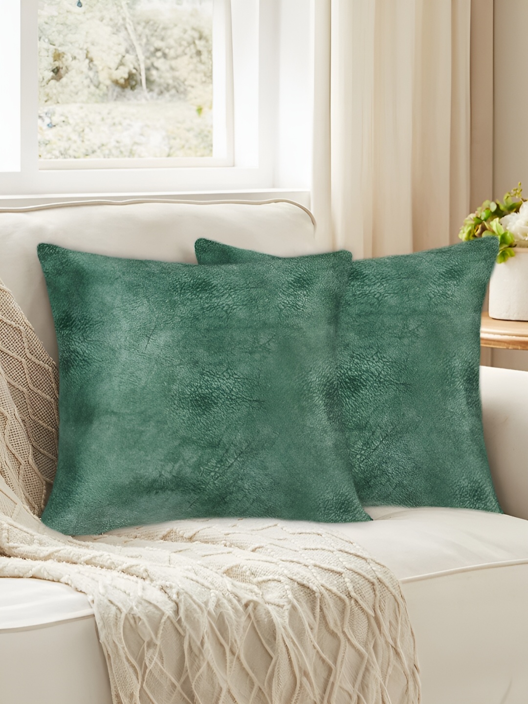 

Tesmare Green 2 Pieces Velvet Square Cushion Covers