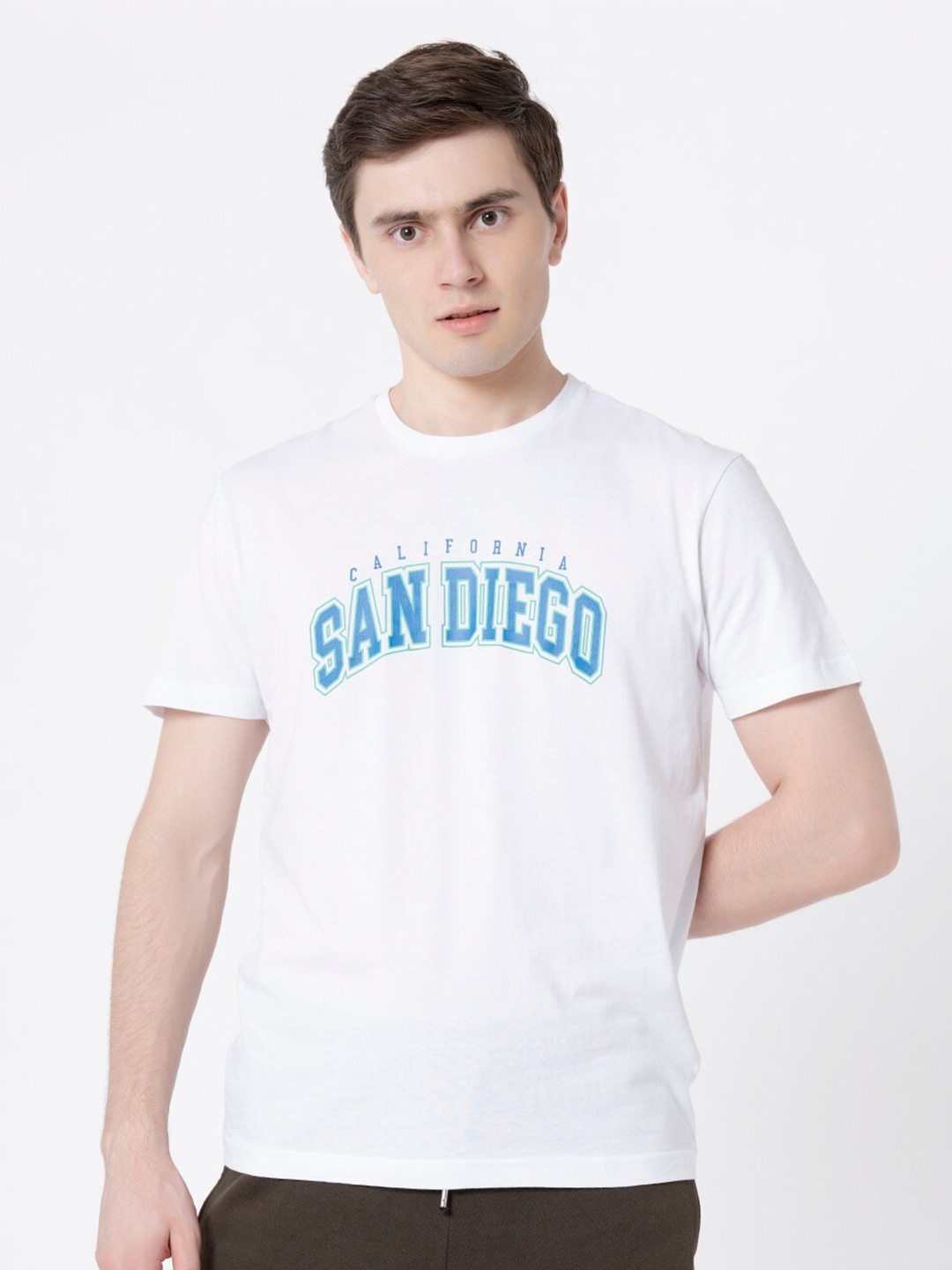 

Red Tape Typography Printed Pure Cotton Regular Fit T-shirt, White