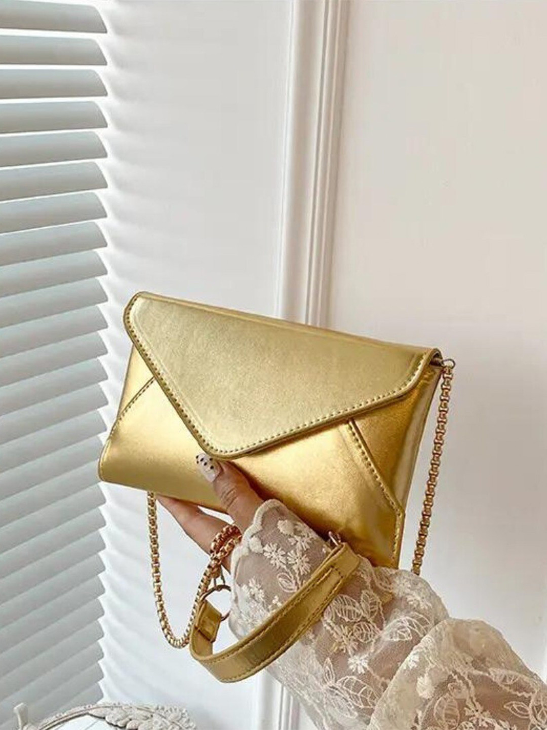 

CHOKORE Shoulder Straps Envelope Clutch, Gold
