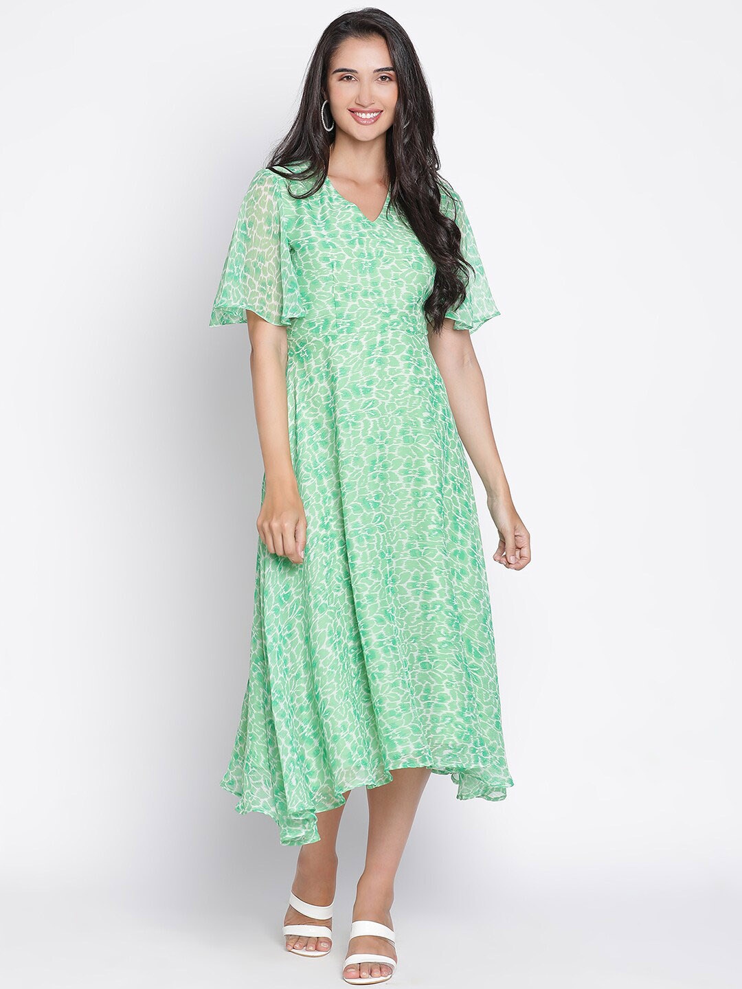 

DRAAX Fashions Floral Printed Flared Sleeves A-Line Midi Dress, Green