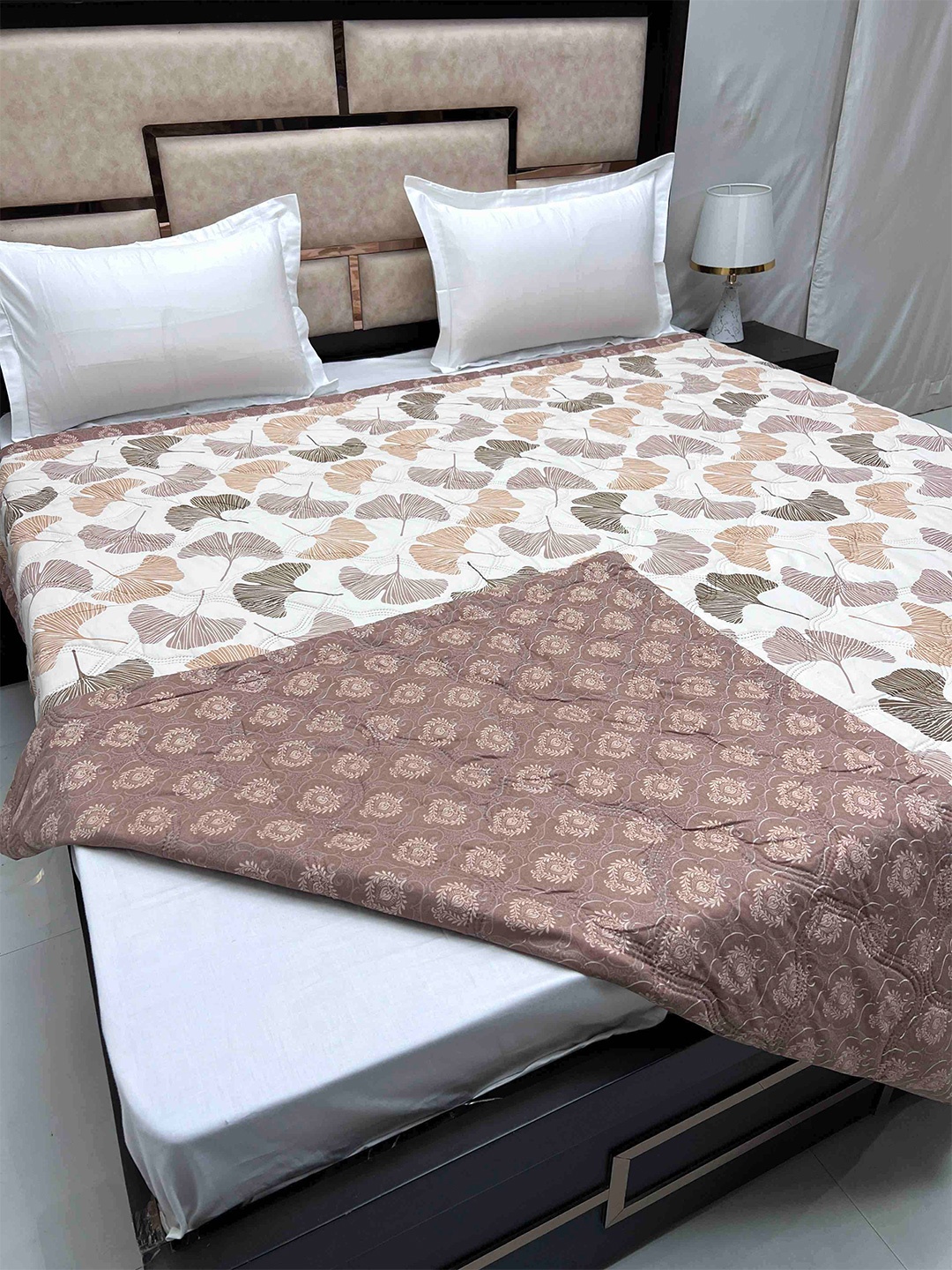 Pure Decor Doze Brown & Off White Floral AC Room 300 GSM Double Bed Reversible Comforter