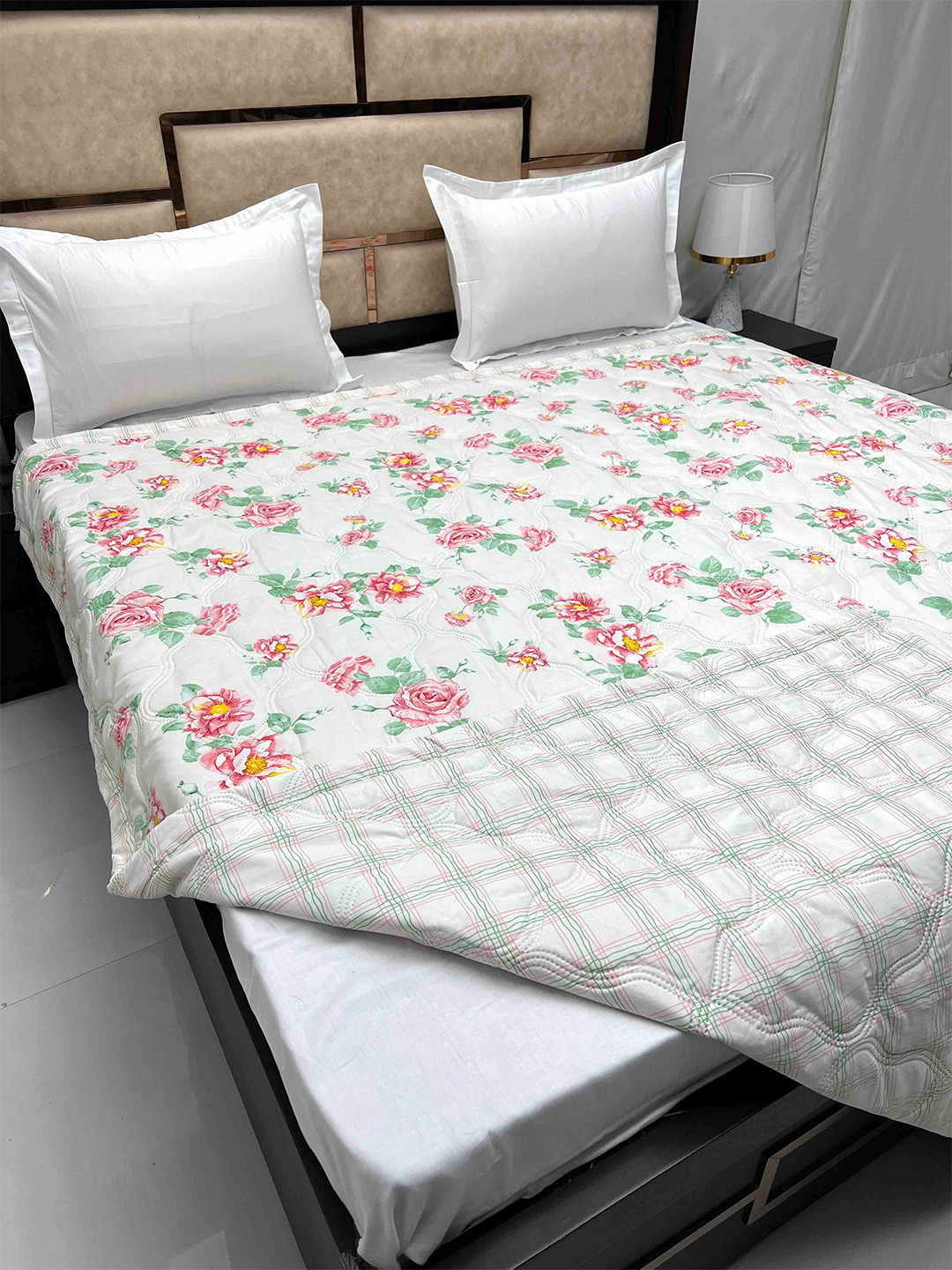 

Pure Decor Doze White Green Floral AC Room 300 GSM Double Bed Reversible Comforter