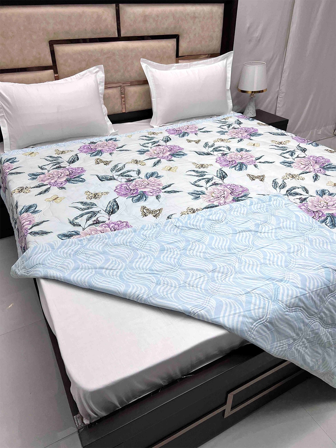 

Pure Decor Doze Blue Purple Floral AC Room 300 GSM Double Bed Reversible Comforter