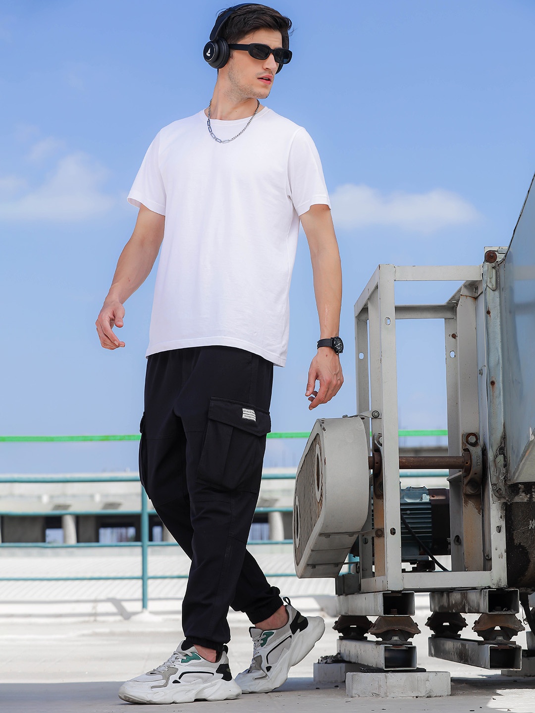 

House of Koala Unisex Relaxed Fit Mid Rise Pure Cotton Cargo Joggers, Black
