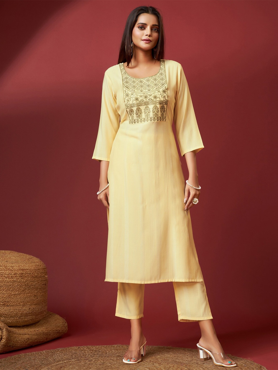 

soan Floral Embroidered Yoke Design Straight Kurta, Yellow