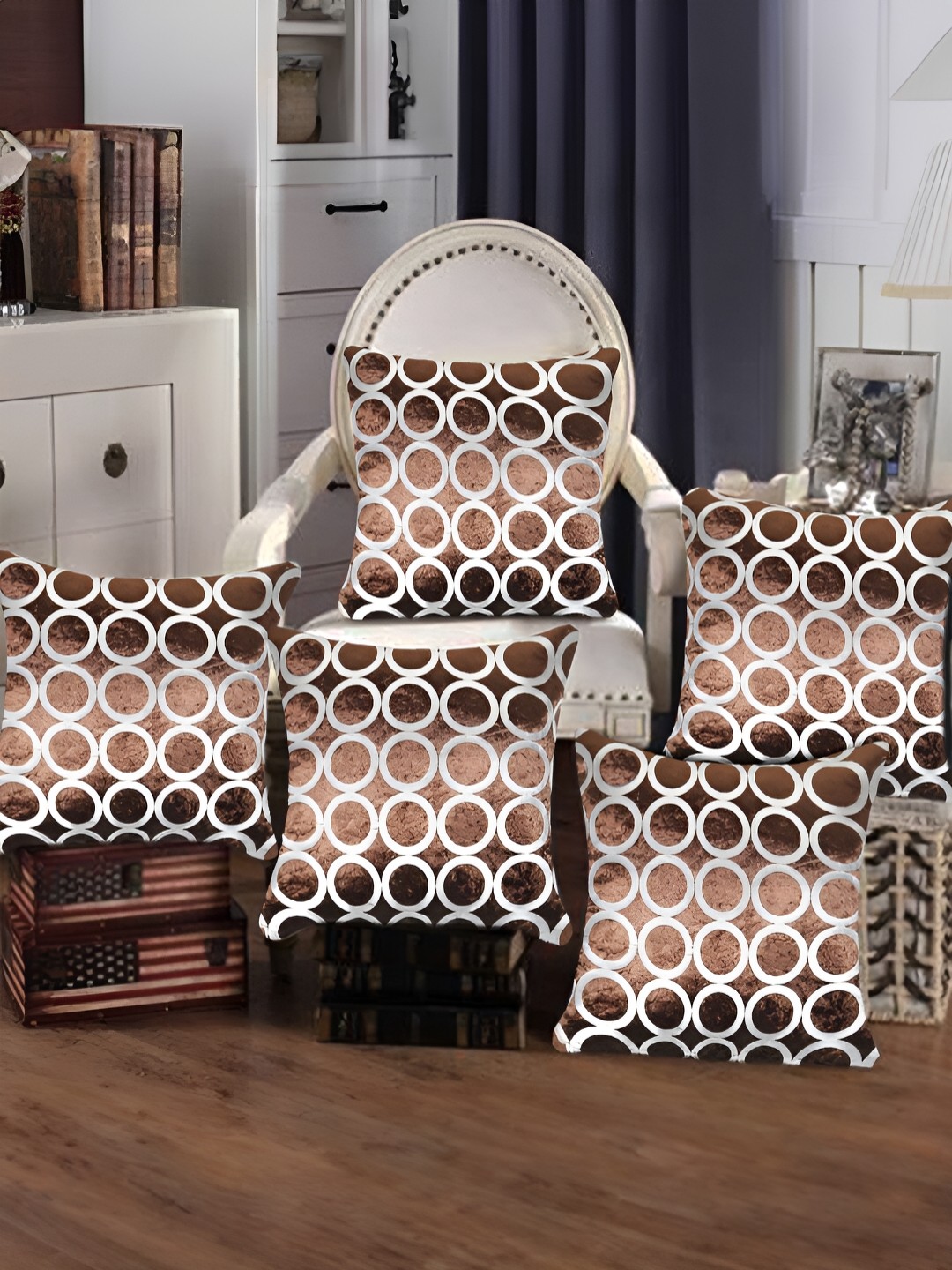 

Tesmare Coffee Brown & Silver-Toned 5 Pieces Geometric Velvet Square Cushion Covers