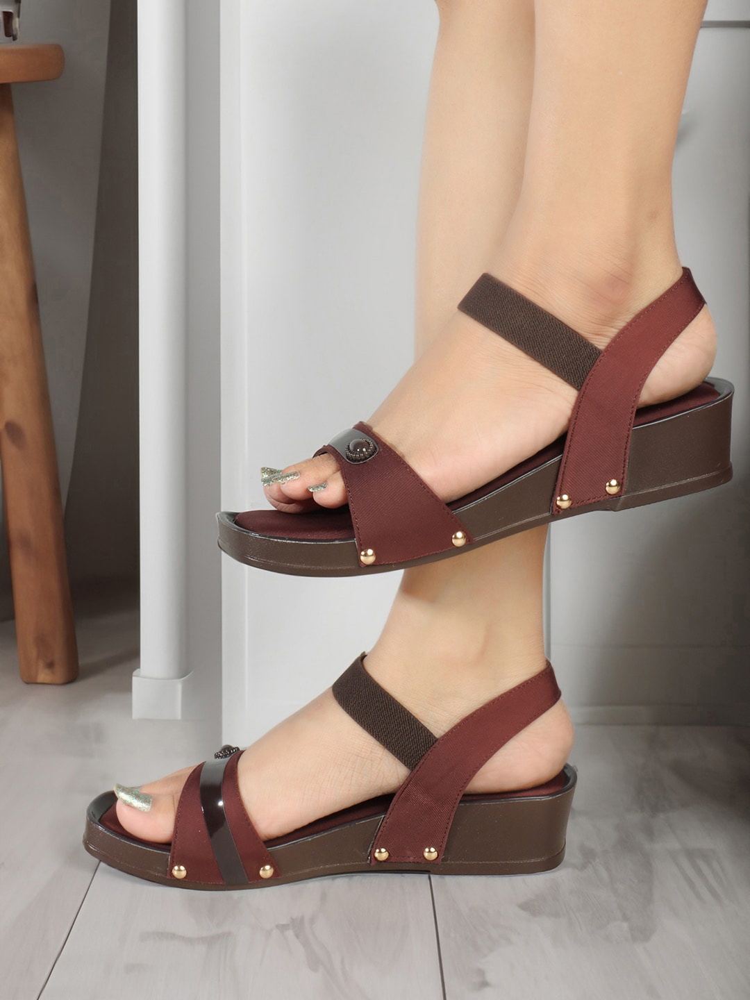 

ICONICS Open Toe Flatform Heels, Brown