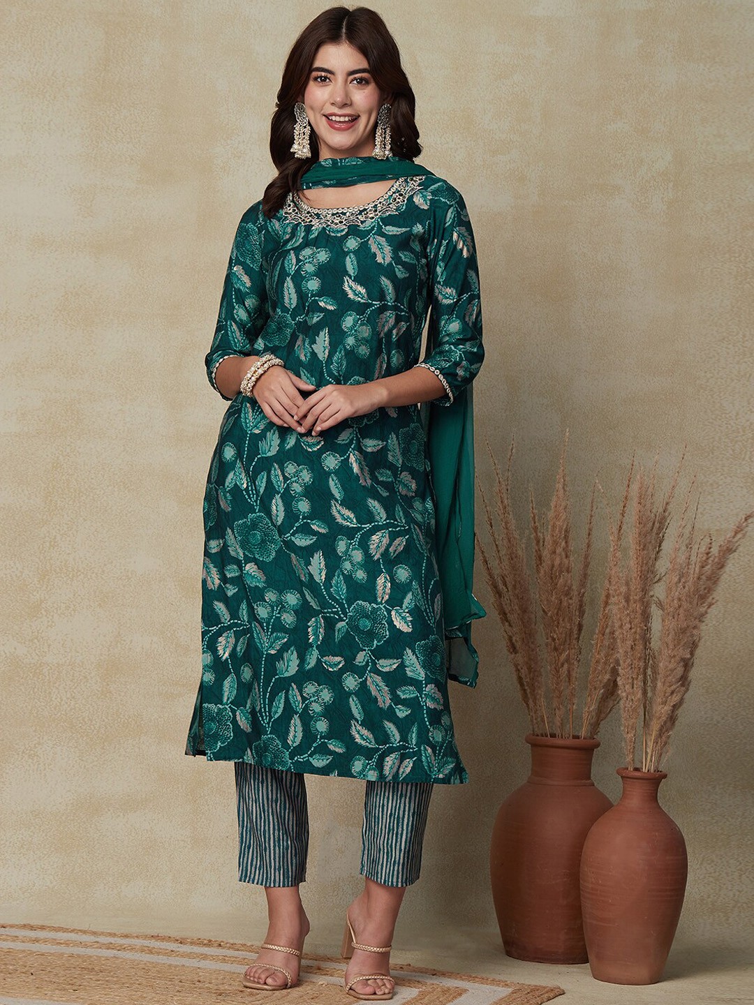 

FASHOR Floral Printed Mirror Work Regular Kurta with Trousers & With Dupatta, Green