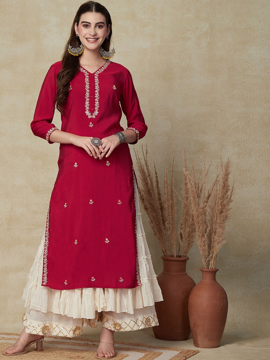 

FASHOR Ethnic Motifs Embroidered V-Neck Thread Work Muslin Silk Kurta, Red