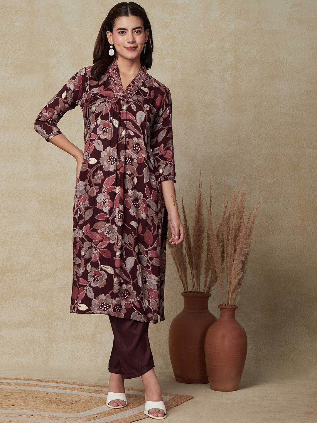 

FASHOR Floral Printed Beads and Stones Kurta with Trousers, Brown