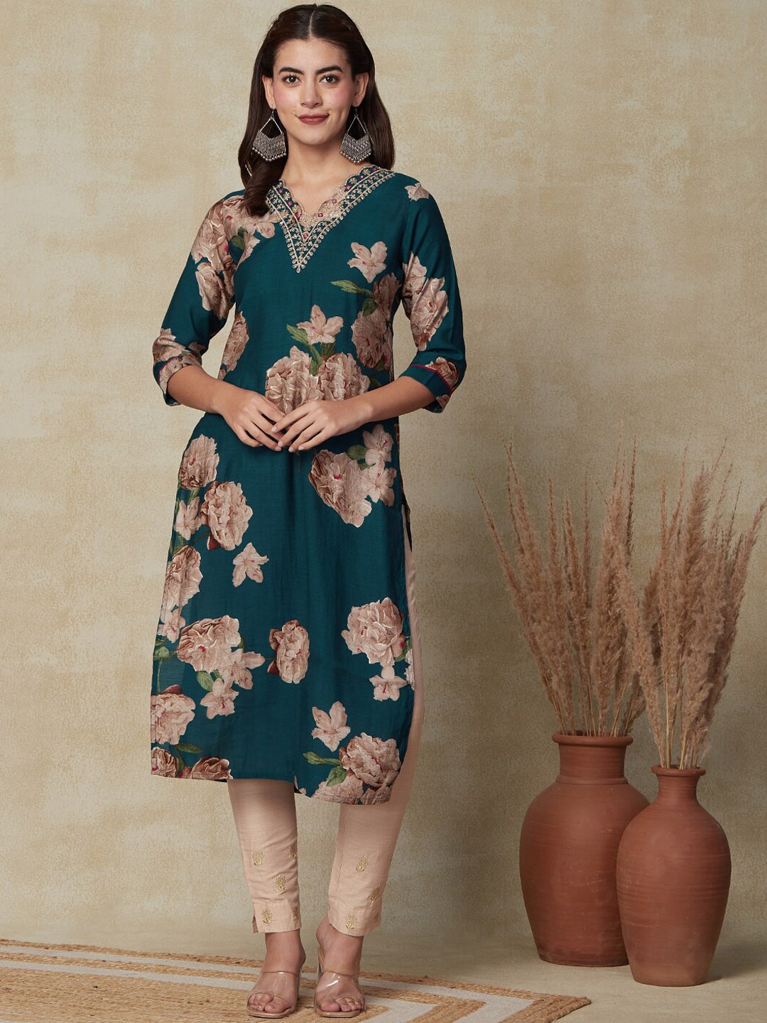 

FASHOR Floral Printed V-Neck Regular Sequined Modal Straight Kurta, Teal