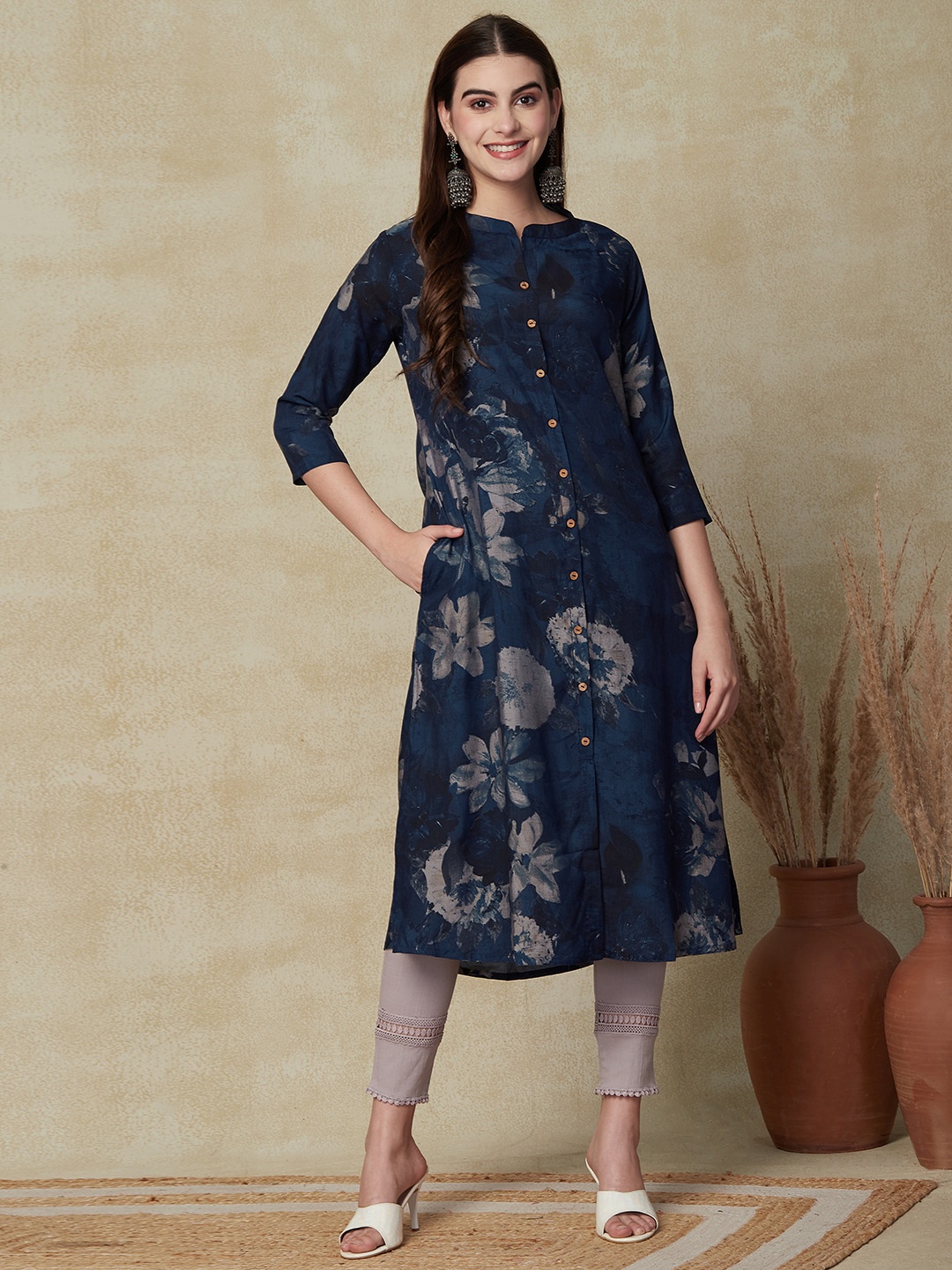 

FASHOR Navy Blue Floral Printed Straight Kurta